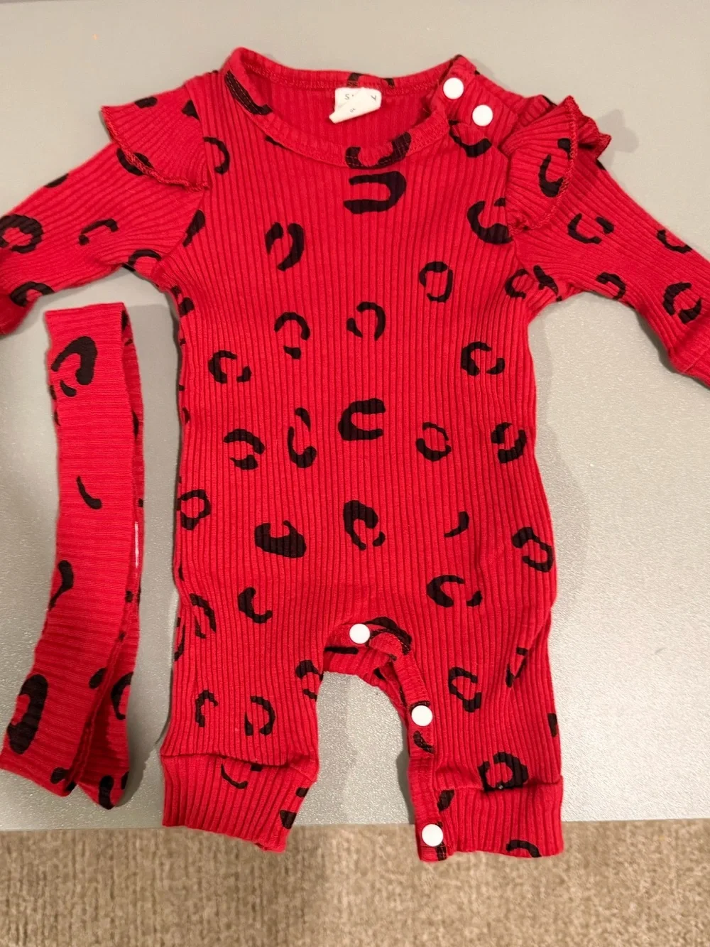 SHEIN Red Leopard Ribbed Baby One-Piece with Headband
